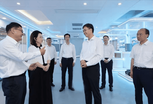 陳剛到防城港市調(diào)研時強調(diào)加快構建現(xiàn)代化產(chǎn)業(yè)體系建設鑄牢中華民族共同體意識示范區(qū)唱響高質(zhì)量發(fā)展主旋律